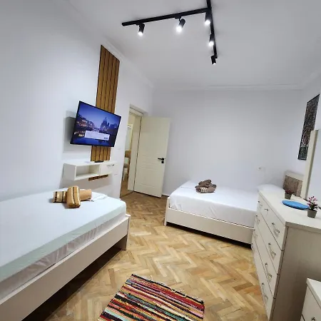 Noel City Centre 2 * Μπεράτ